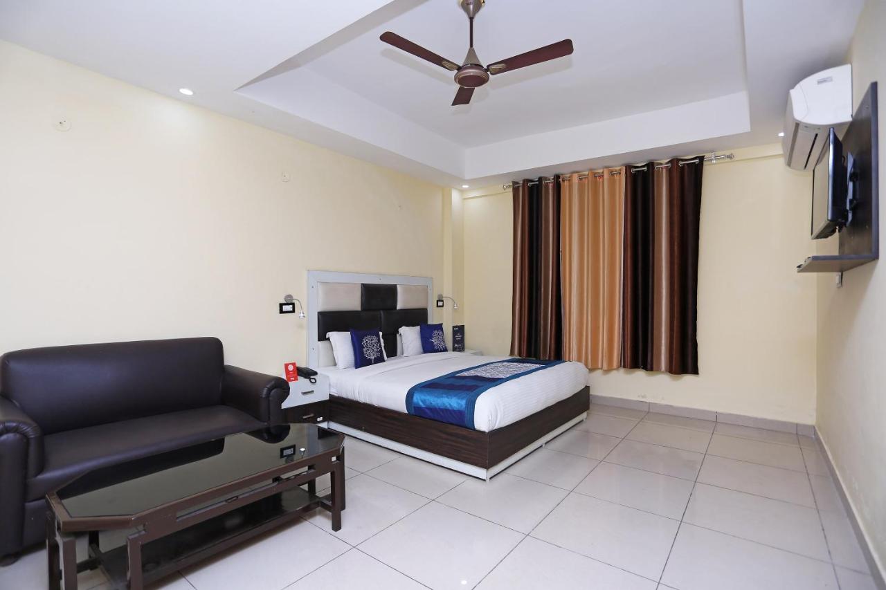 Oyo 8232 Hotel Krb Paradise Dehradun Exterior photo